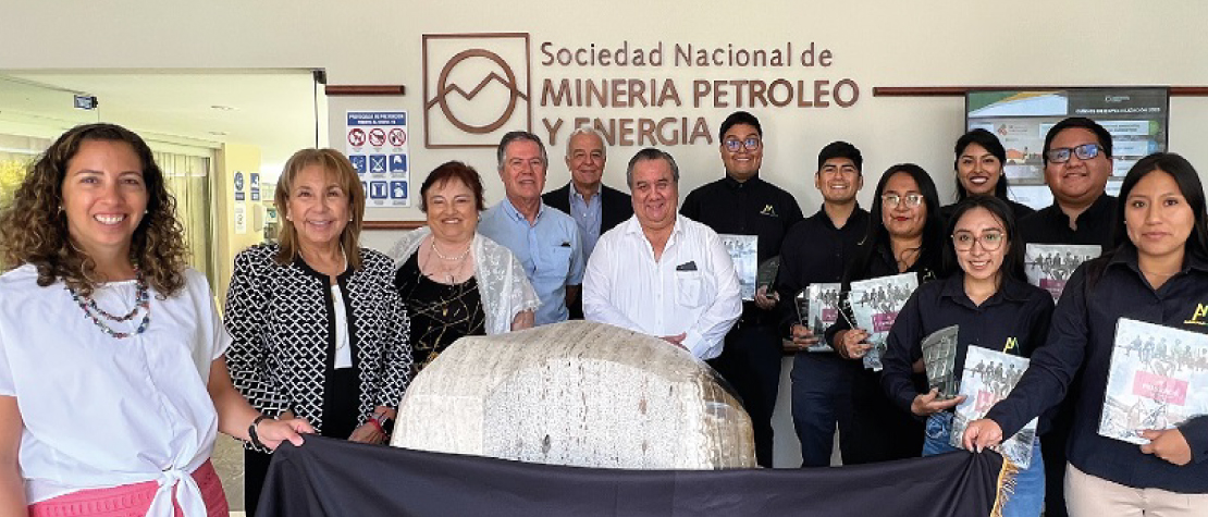 Amautas Mineros recibe reconocimiento por su aporte a la industria minera en alianza con el IIMP y la SNMPE