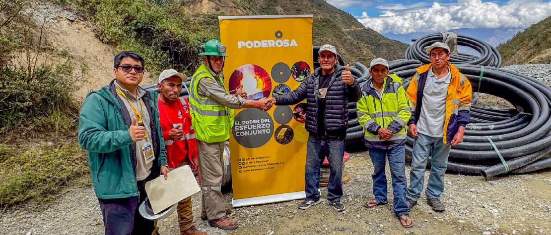 Compañía Minera Poderosa dona tuberías para la reactivación del canal de riego en el anexo de Suyubamba