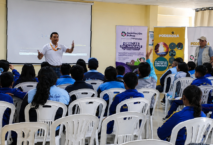 Minera Poderosa fortalece las capacidades de estudiantes líderes en Suyubamba, Pataz