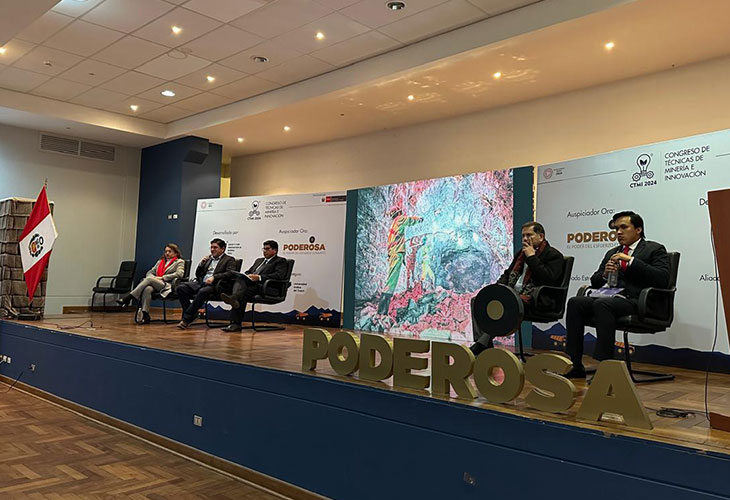 PODEROSA comparte su experiencia en el Congreso