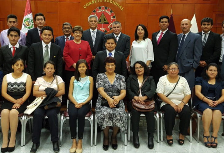 PODEROSA otorga beca a estudiantes