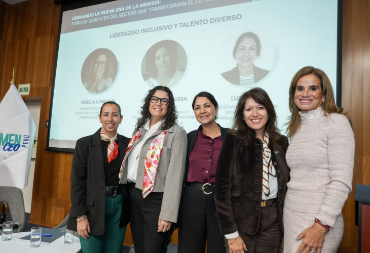 Poderosa participó en el conversatorio de Women CEO sobre liderazgo